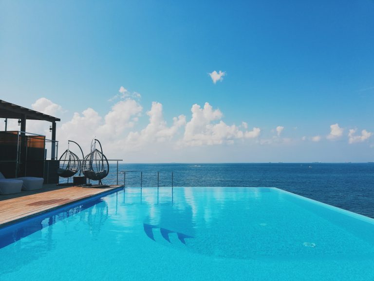 The Art of Vacation Rental Management: Balancing Luxury and Affordability